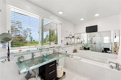 22936 Crespi, Woodland Hills, CA 91364 - Photo 22