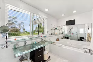 22936 Crespi, Woodland Hills, CA 91364 - Photo 22