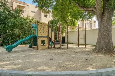18611 Collins #E 33, Tarzana, CA 91356 - Photo 10