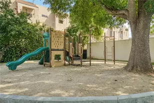 18611 Collins #E 33, Tarzana, CA 91356 - Photo 10