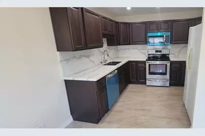 18611 Collins #E 33, Tarzana, CA 91356 - Photo 4