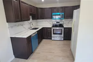 18611 Collins #E 33, Tarzana, CA 91356 - Photo 4