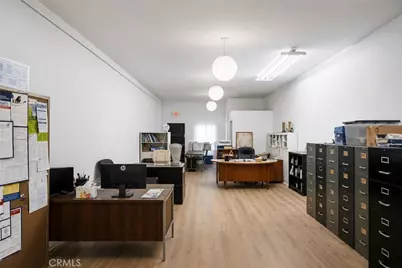 19621 Ventura Boulevard, Tarzana, CA 91356 - Photo 28