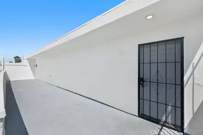 19621 Ventura Boulevard, Tarzana, CA 91356 - Photo 40