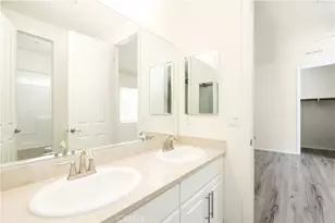 22545 Breakwater Way, Saugus, CA 91350 - Photo 20