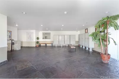 19350 Sherman Way #124, Reseda, CA 91335 - Photo 2