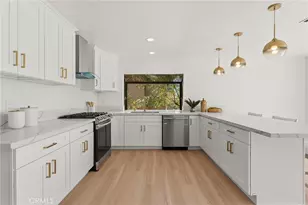 22497 Venido Rd, Woodland Hills, CA 91364 - Photo 16