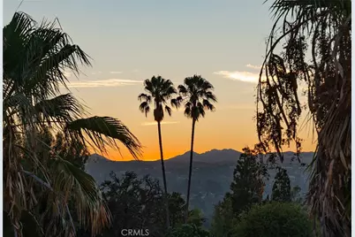 22497 Venido Road, Woodland Hills, CA 91364 - Photo 44