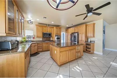 42500 20th, Lancaster, CA 93534 - Photo 2