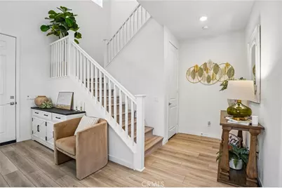 20920 Silvergate, Newhall, CA 91321 - Photo 6