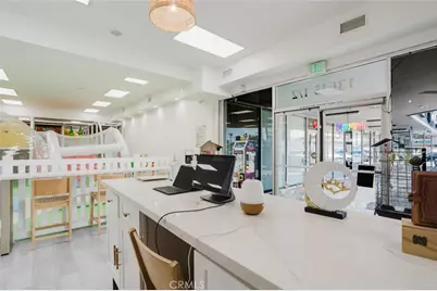 13645 Vanowen Street, Van Nuys, CA 91405 - Photo 32