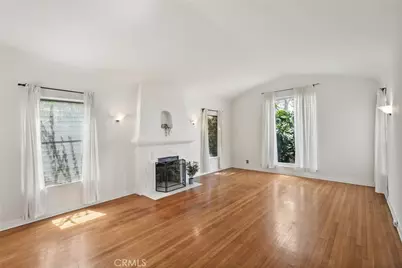 438 N Martel Avenue, Los Angeles, CA 90036 - Photo 2