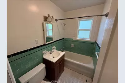 79 N Berkeley Avenue, Pasadena, CA 91107 - Photo 22