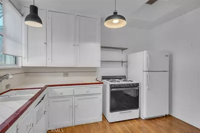 79 N Berkeley Avenue, Pasadena, CA 91107 - Photo 8