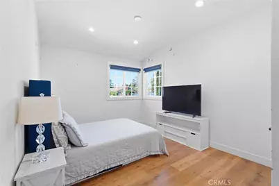 9930 Wealtha, Los Angeles, CA 91352 - Photo 32