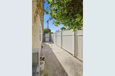 6949 Aura Avenue, Reseda, CA 91335 - Photo 26