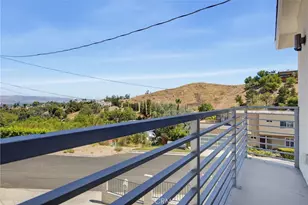 4715 Burgundy Rd, Woodland Hills, CA 91364 - Photo 22