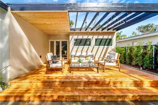22120 Costanso St, Woodland Hills, CA 91364 - Photo 26