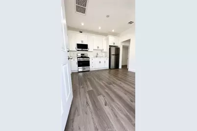 7918 Hazeltine Avenue, Panorama City, CA 91402 - Photo 10