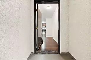 21400 Burbank, Woodland Hills, CA 91367 - Photo 14