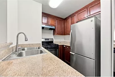 21400 Burbank #106, Woodland Hills, CA 91367 - Photo 6