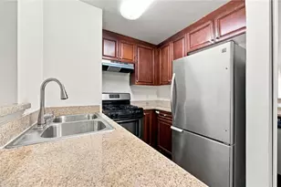 21400 Burbank, Woodland Hills, CA 91367 - Photo 6