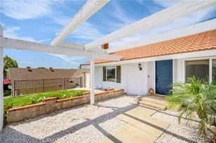 27403 Garza Dr, Saugus, CA 91350 - Photo 4