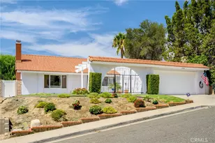 27403 Garza Dr, Saugus, CA 91350 - Photo 2