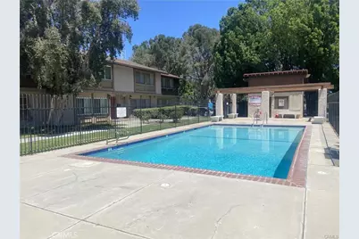 6663 Wilbur #21, Reseda, CA 91335 - Photo 4