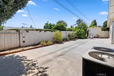 22248 Leadwell, Los Angeles, CA 91303 - Photo 32