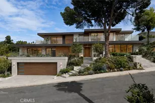 3800 Sapphire Dr, Encino, CA 91436 - Photo 2