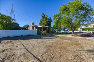 11103 Allegheny, Los Angeles, CA 91352 - Photo 2