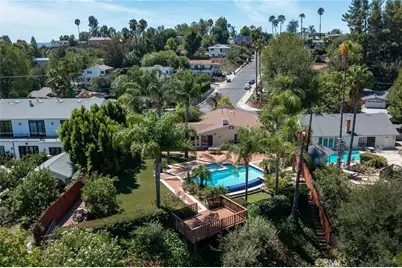 23365 Calvert Street, Woodland Hills, CA 91367 - Photo 46
