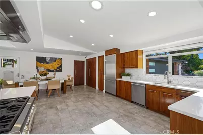 9400 Encino Avenue, Northridge, CA 91325 - Photo 16