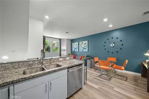 7239 N Cedar Rd, Van Nuys, CA 91405 - Photo 6