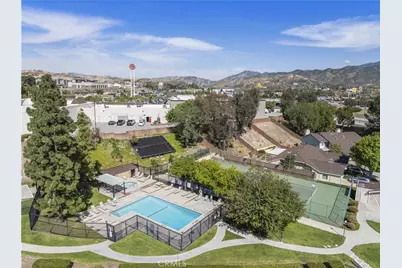 16722 Shinedale Drive, Canyon Country, CA 91387 - Photo 10