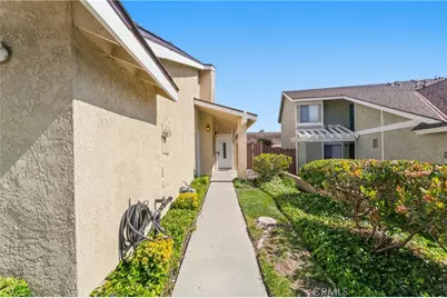 16722 Shinedale Drive, Canyon Country, CA 91387 - Photo 6