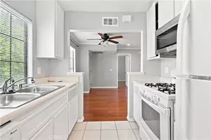 2554 Olive Dr #Apt 8, Palmdale, CA 93550 - Photo 8
