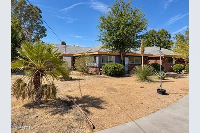 1902 W Avenue L, Lancaster, CA 93534 - Photo 1