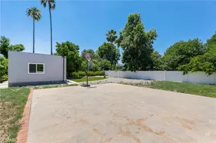 23051 Burbank Blvd, Woodland Hills, CA 91367 - Photo 40