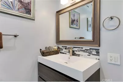 23051 Burbank Boulevard, Woodland Hills, CA 91367 - Photo 22