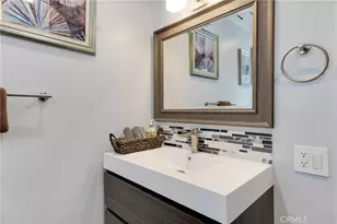 23051 Burbank Blvd, Woodland Hills, CA 91367 - Photo 22