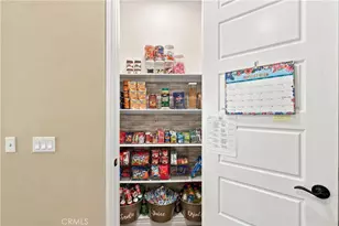22389 Midtown Ct, Saugus, CA 91350 - Photo 16