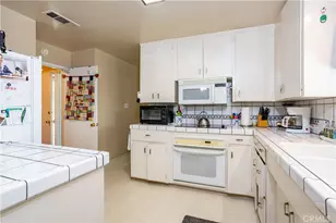 1101 S Mountain St, Visalia, CA 93277 - Photo 10