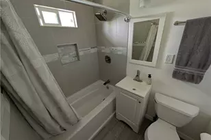 23130 Victory, Woodland Hills, CA 91367 - Photo 22