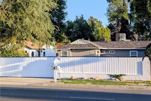 23130 Victory, Woodland Hills, CA 91367 - Photo 34
