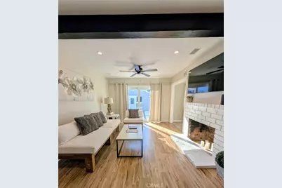 23130 Victory, Woodland Hills, CA 91367 - Photo 2