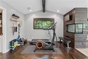 22702 Califa St, Woodland Hills, CA 91367 - Photo 18