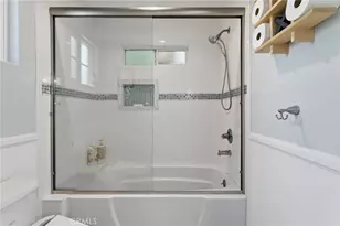 22702 Califa St, Woodland Hills, CA 91367 - Photo 26
