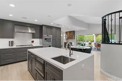 22702 Califa Street, Woodland Hills, CA 91367 - Photo 8